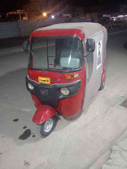 سلام عليكم تكتك لبيع موديل٢٠١٧شهر ١٢يعني محسوبه على ٢٠١٨اوراق كامله مكينه كهرباء كامله من كلشي اخذ وافحص  معمره كامله مابيها خياسات دومشه جديده جادر جديد برده جديده تايرات جدد جاهزه لشارع بيها بس طختين بلغد موضحه بصوره  السعر  3وميه بيها مجال بسيط***********
