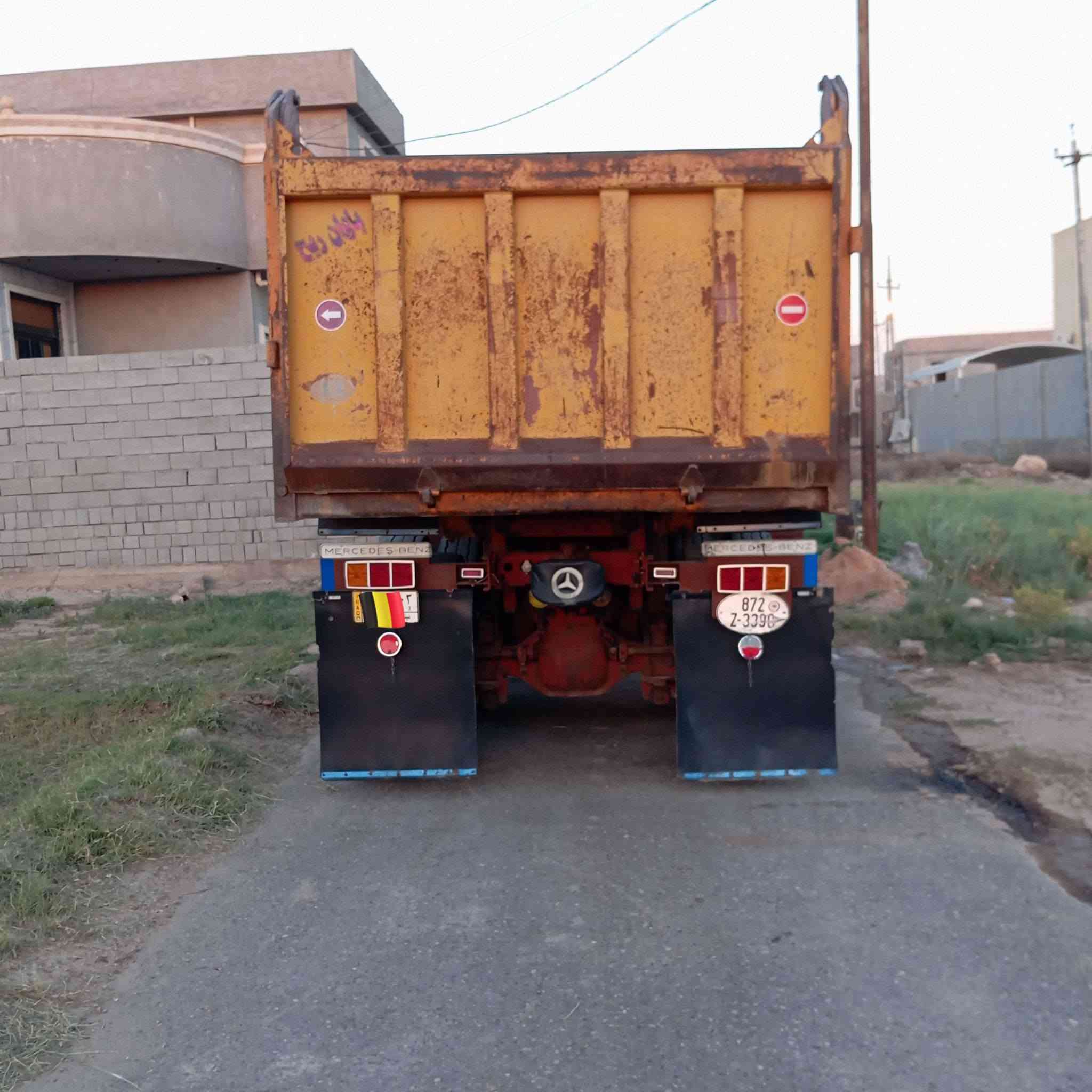 سلام عليكم للبيع سياره موديل 82سيارة بلاديه محرك سوبر كير 111جاهزة العمل مكان الرمادي ***********
