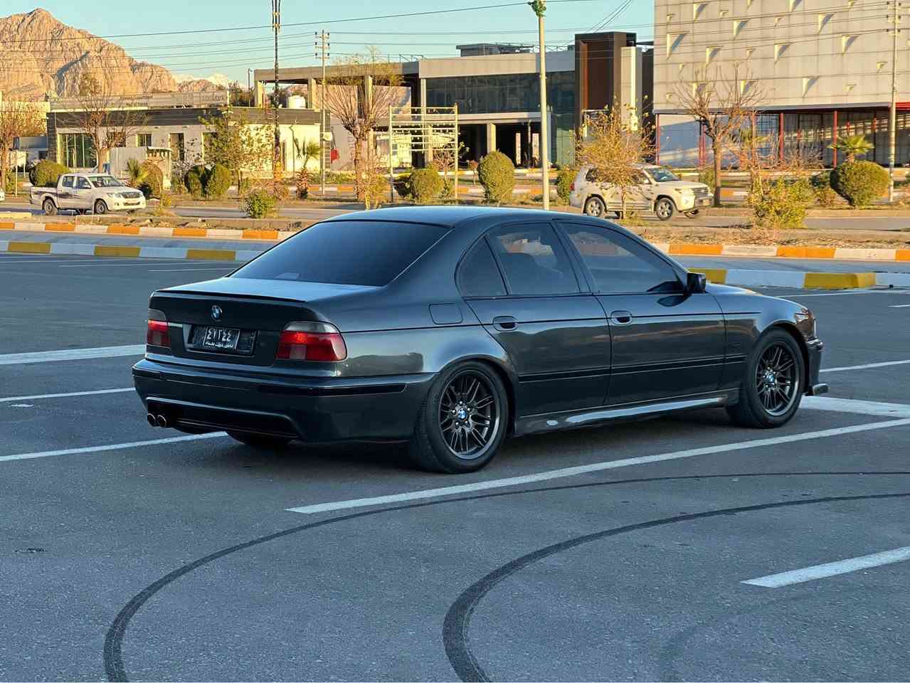 ماشاء الله له ماڵی هەموو لایەک
🦅BMW/1999/525Ai🦅
ئارم پلاستیک هەولێر بەشەرت 
شتی جوان و راقی دانسقە لۆک لۆک 
دەحەمی پێشو دواوەی M لۆک 
تەبرید بەشەرت 🥶
گەرمی بەشەرت😰
کارەبای بەشەرت پێشو پشتی بەشەرت دەبلو دارو بەردی بەشەرت هەتا بڵیی نەرمو خؤشە /هەیکەلیکی هەتا بڵیی جوانو رێکی هەیە 
لایت ئاڵقەوکامل زینۆنو حەدەسە بەس حەدەسەی ٢١٥ هەزاری پێدراوە  /رەقەم ئسڵی/ گێرو مەکینە بەشەرتی ١٠٠ فیتەر  دەکەڵو بوخار بەشەرت/کارەبایی بەشەرت / 525Ai دەبڵ دیجیتاڵ زۆر بەقوەتە ماشااللە تؤماتیک ٣گێر گێڕی حادیو سپۆرت مەزبوت فەقازی لاقی مازبوت بەنزین زۆر کەم دەخوا /بئ دەحمو لێدران/کامل سێرفز کراوە/پلاک نۆزڵ مەسفی فیت پەمپ ڕۆنی گێڕو مەکینەی تازەیە ئیفرۆی مەزبوتە   کوشن جڵدو کارەبایە کوشنەکانی دراوی نییە شاشە ئایپادە
موسو براوە بە شەرت/ناوی لە دەرئ جوانترە
سەیارەکە پێویست بە وەسف ناکا 
دەحامی بۆ دەحامی بەشەرت لە رەسمەکان جوانتر نەبو هەقی رێگات حایدی من 
بۆ زانیاری زیاتر *********** فایبەر 
وەتسئەپ
شوێن .رانیە رانية, السليمانية
