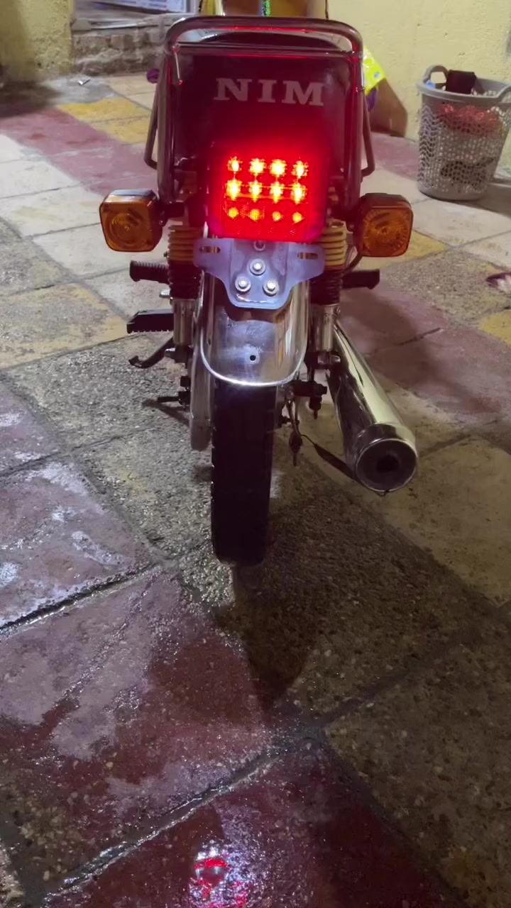 سلام عليكم دراجه نامه متياز نضيفه اوراق سكنر دراجه ما مفتوحه كله عل لبلاد  كهربائيات كله شغاله مكاني بصره لمعقل  سعره ٩٠٠وبيها مجال ولمو شراي لا  يراسل  رقمي ***********
