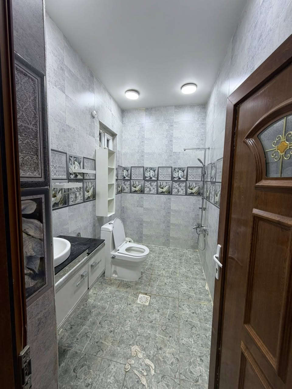 🏡 بيت للإيجار في زيونة / 716
🔹 يحتوي على:
✅ 3 غرف نوم
✅ صالة واسعة
✅ مطبخ مؤثث
✅ 2 حمام
✅ سبالت جاهزة

📍 موقع مميز ومناسب للعائلة

📞 للتواصل والاستفسار (واتساب فقط):
***********
