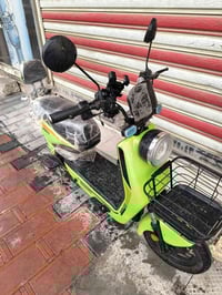 دراجه شحن للبيع بعدها بالجيس مصارلي شهر من اشتريتها والله كلشي جديد بي...