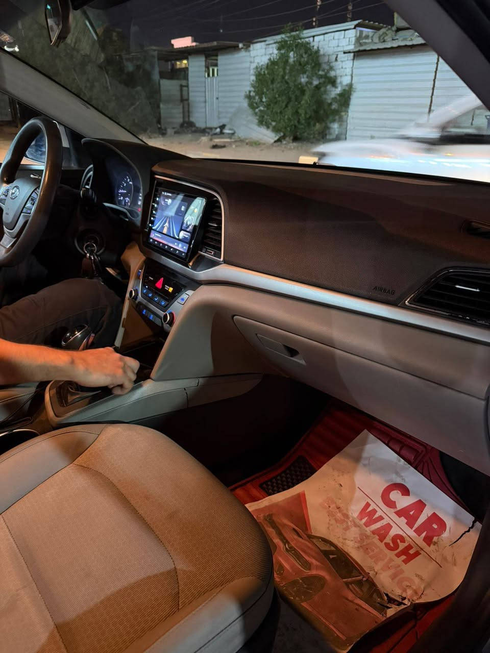 سلام عليكم 
هونداي النترا 
موديل 2017
رقم سليمانية دولي سنويه وهزه جدد
محرك 2000 دوش
كير اي تي صدر جديد
بيه شكم مكان صبغ
حلوه سياره بدون اي نقص
السعر 120 وبيه مجال المكان بغداد الاسكان مكلف بالنشر التواصل واتساب او اتصال فقط
-بيع فقط

‭ 0773 640 5676
