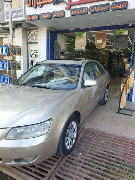 سوناتا ٢٠٠٨ فول مواصفات سلايت بصمة تشغيل عن بعد اشارت ترحيب عند الاقتراب بيها بوند وجاملغات الاماميه ولخلفيه للجماليه فقط السعر ٩٤ وبيها مجال للأستفسار الاتصال ***********
