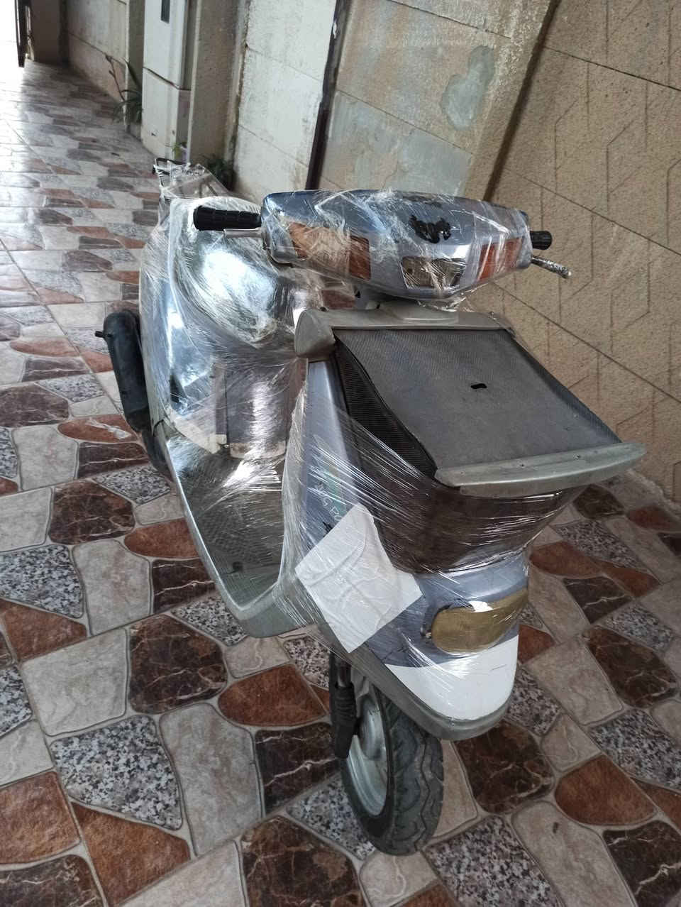 السلام عليكم 
ماطور ياماها للبيع 
كل عيب مابيه ع البلادي 
كهربائيات شغال فقط باتري ميت 
هندر نكرة وحدة يشتغل 
مكاني كركوك دوميز سعر 300 وبيه مجال الشراي يجي ع هل رقم *********** مو شراي لاتجي  شري تعال افحص و اخذ
