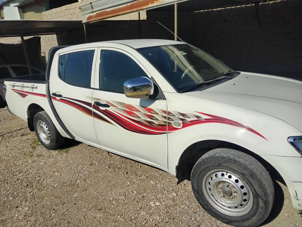 مودیل ـ 2012
سیارة نظیفة   بدون ظربة شرط شاصی 
شرط تحویل
***********
*********** كركوك, العراق
