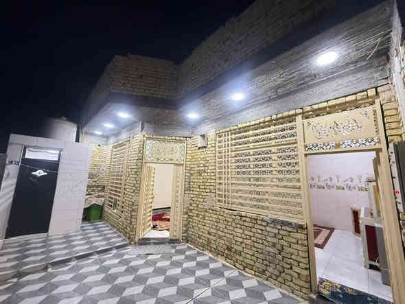 بيت للبيع طابو صرف
المساحه / 180 متر مربع 
الموقع/ الحولي حي الامير مجاور الشركه 
السعر /130 مليون وبي مجال قليل 
للاستفسار / ***********
