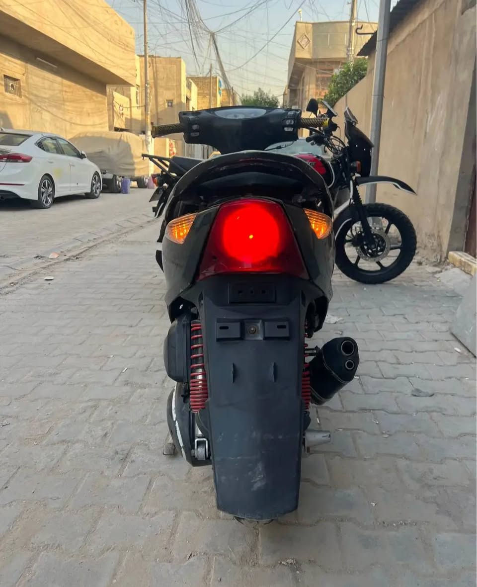 السلام عليكم دراجه ماكس ثعلب نوزل بس شايل الجويتر وحاط كابريتر
صلنصه رياضي
لايت  لد
السعر 400 بيه مجال حك الجيه
مكاني بغداد الحريه


**إذا كنت صاحب هذا الإعلان وتريد حذفه لأي سبب، رجاءا أرسل رسالة إلى الدعم الفني**