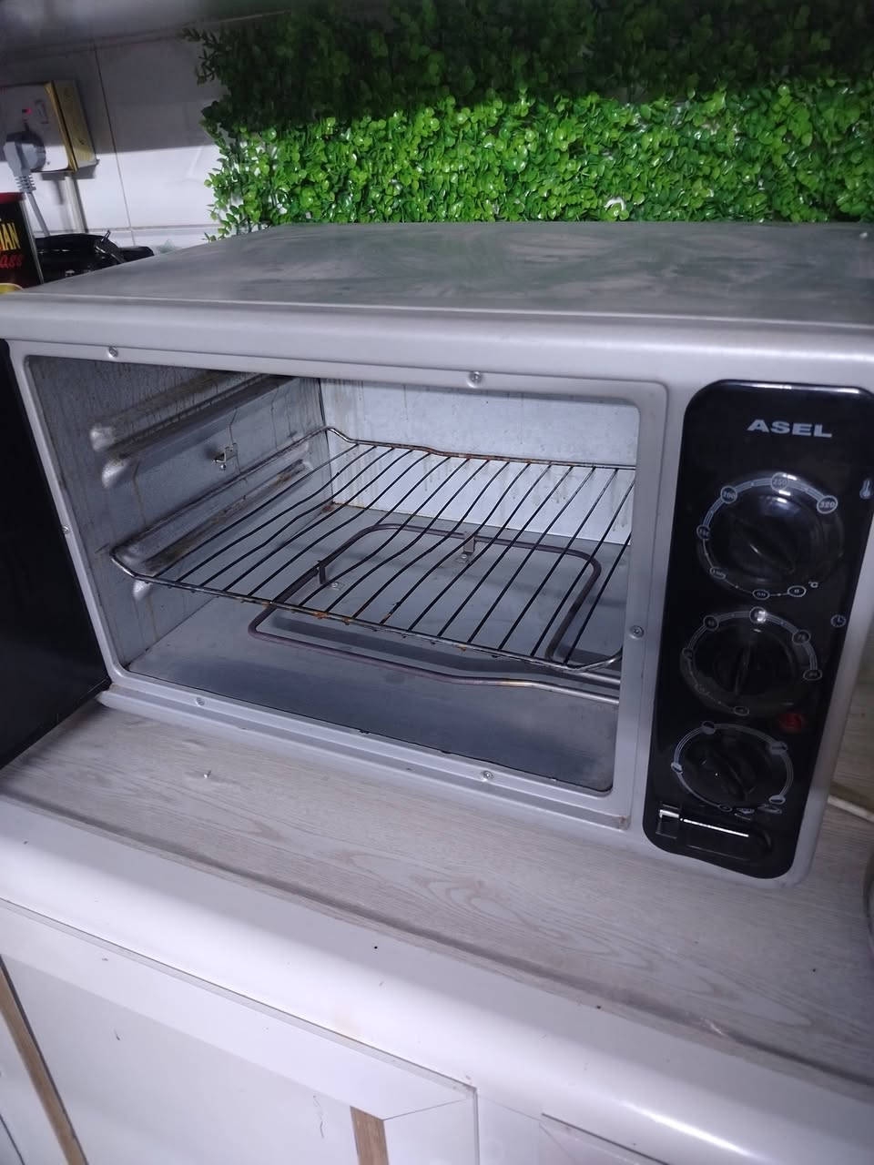 اوفن شواء حجم كبير نظيف العنوان حي السماح للتواصل خاص او الاتصال *********** وتساب
