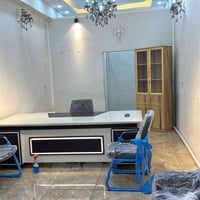 ميز مكتبي للبيع نضيف كلش  السعر 400 و بي مجال  07721954889