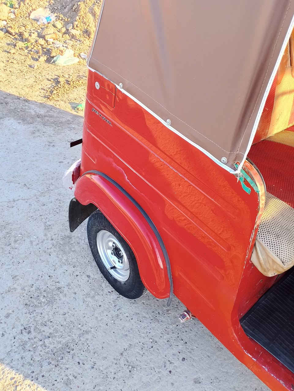 السلام عليكم موديل 20 شهر 12 رقم نكليزي تحويل ثاني يوم تكتك كفاله فقط معمر دوس تكتك جاهزة لل اخير مال جناي  مكاني بغداد حي النصر تقاطع حي البتول عارضهة 6700 بيهة مجال ***********
