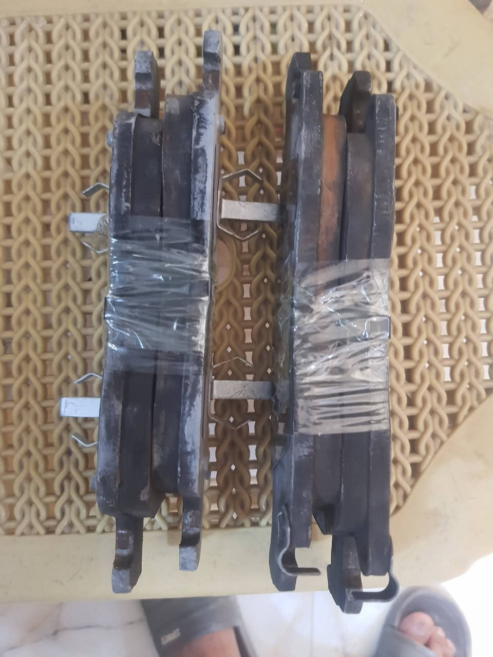 سلام عليكم 
ادوات جيب جديدات مامستخدمات 
مكاني كربلاء 
*********** 
قايش جديد 
دسكات جدد 
رولات اصليات بالجيس جدد
قباقة مال راديتر اصليات جدد
ركبة مال مكينه مال دهن كاملة جديدة
