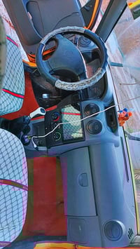 سايبه للبيع موديل 2017سياره مكينه وكير كله جديد كشر نضيف السياره جديده...