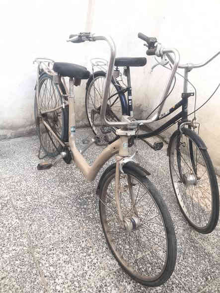 السلام عليكم بيسكلات للبيع اريدهن ب110 المكان البصرة كرمة علي الاتصال ***********
