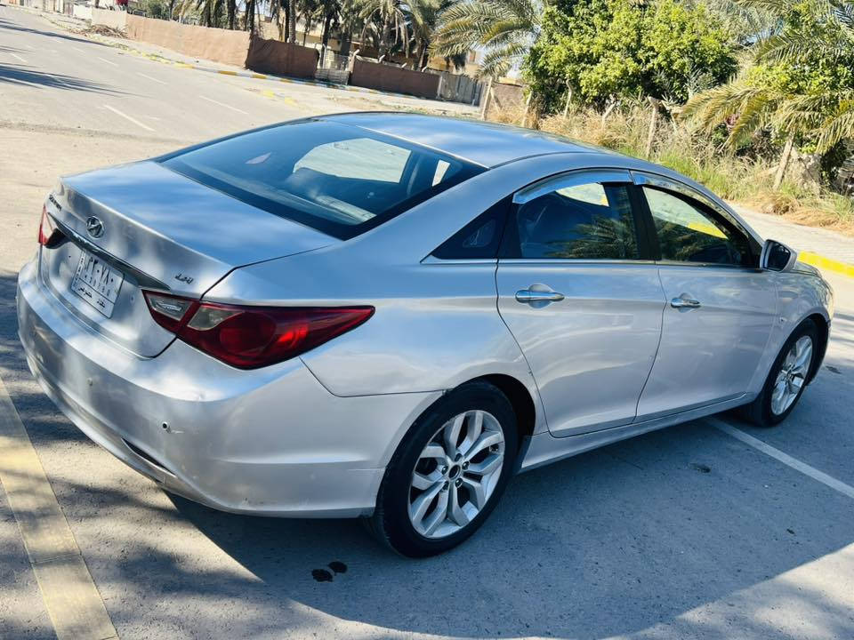 سو ناتا موديل 2013  مكينه و كير وحداديه و تبريد كفاله وارد كوري خط واحد رقم بغداد تحويل مباشر السعر  86  وبيه مجال بصيط حجم المحرك 2000 دوش 

‭0777 657 4520‬
