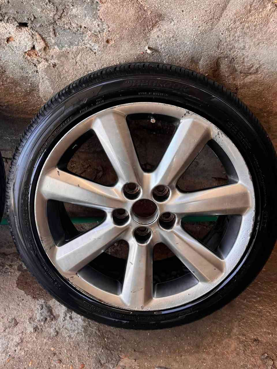 ويلات ملات شاهينه بيهن شخوط بسيطات وبيهن تخم تاير للبيع قيم واخذ شلع عيوني مكاني نجف 
***********
