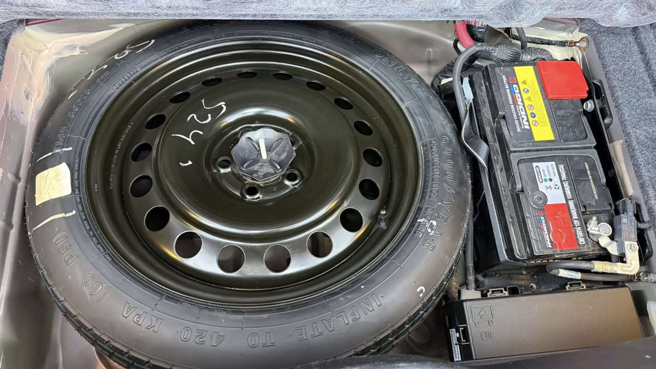 اوباما 22 وارد امريكي فول موصفات 1/1 فئه S بجم كبس
ضرر مالته شخط ب صفحه سايق شرط بدون دواخل و ايرباك برده فقط راجع بلادي 

موصفات 
بنراما 
رادار جانبي 
حساس امامي و خلفي 
كشنات حضن 
كير شفتات ب ستيرن 
تحكم ستيرن فول 
بجم عريض 
تدفئه كشنات 
دكمه سبورت 
تو ويل 
محرك 3.600 سته سلندر 
دمام ب جنطه 
مكاني بغداد حي الاعلام رقمي ***********
