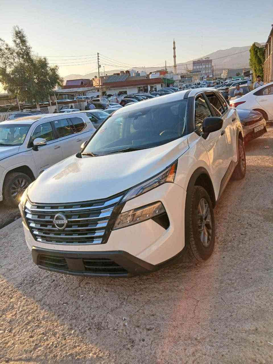 نيسان روج موديل 2025 بوند جملخ باب و نص صقف صبخ بدون ذًاخل بدون ارباك امامي خلفي كبس مواصفات S سعر119 مجال بسيط *********** اكر, نينوى
