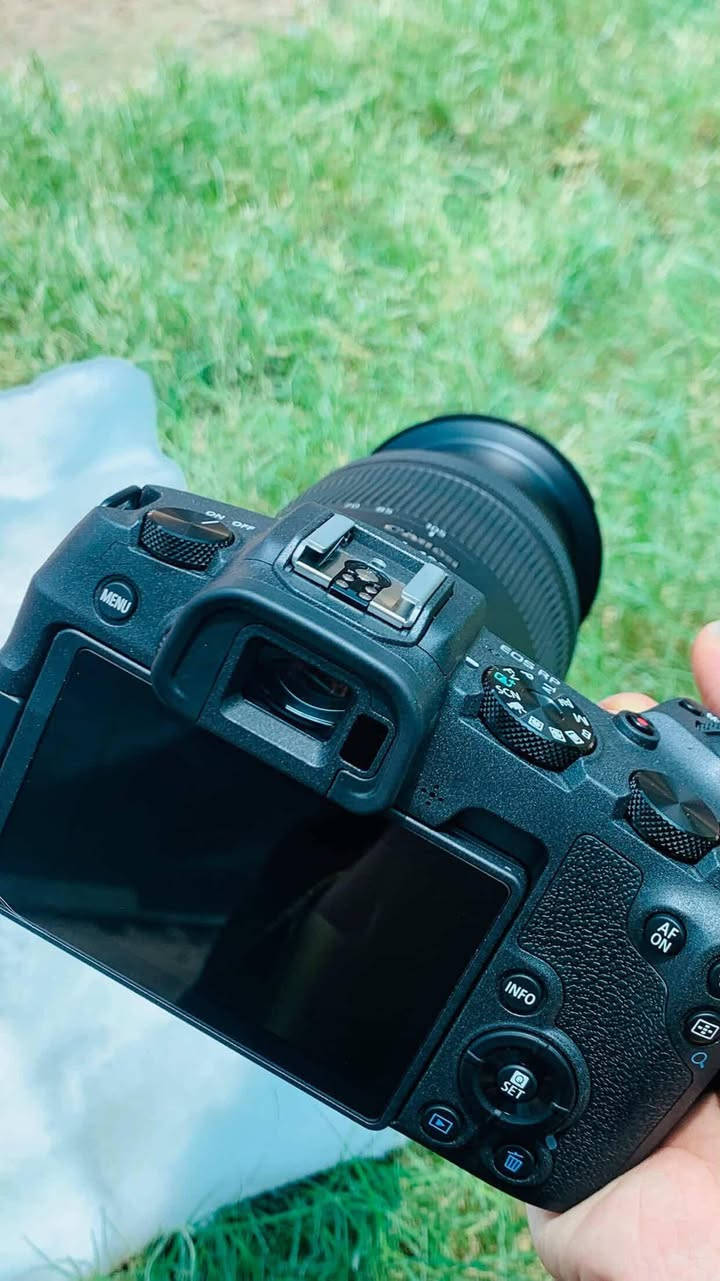 بدي وعدسه 24-105 نظافة 100٪
الكارتونه والوصل موجودات
للتواصل ***********
