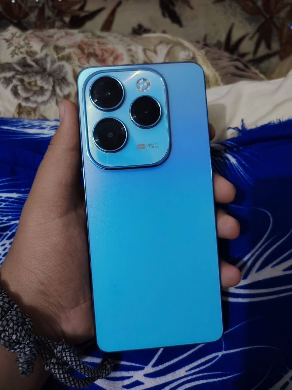 هوت 40 برو للبيع ذاكره 256 عشوائيه 16 الجهاز نضيف غراضه كامله لون سمائي 60 فريم شخط مابي السعر 170  المكان الفلوجه حي المختار للاستفسار خاص او واتساب ***********
