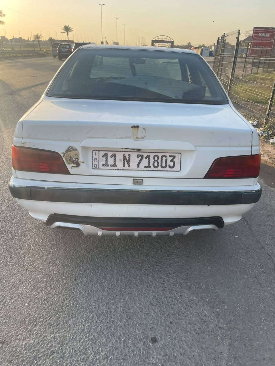 بيجو -405،موديل 12 مكينة مجفتها عام قبل شهرين كلج جديد صدر خلفي جديد امام نص عمر نواقص بيها بصيطة من ضمن الغاز تبريد مكاني شعب  سعر 35 وبيها مجال هاذا رقم راعيها  7772233167 اني مكلف بنشر
