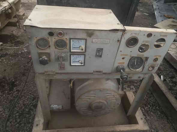 السلام عليكم مجموعة مولدات مولد بيركنز كاتم 100 كيفي ومولد بيركنز 45 كيفي  ومولد مسبوشي للبيع مكانهم رمادي كلهن شغالات لا تنقيص لا تبخير بلادي 
***********
