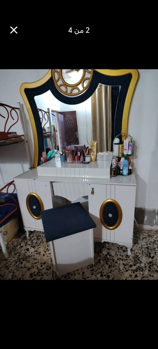 غرفه نوم تركي ضخمه  نضافتها مثل ما موضح بلصوره ٢٥٠ قفل  عنوان سايدين ميثم التمار ***********
