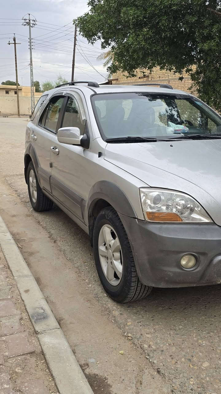 كيا سورنتو خليجي موديل 2009 محرك سته سلندر خمسه راكب كير مكينه حداديه كفاله باقي التفاصيل بالسونار 
عنوان ميسان قظاء الكحلاء
السعر 100 وبيها مجال
للاستفسار الاتصال ***********
