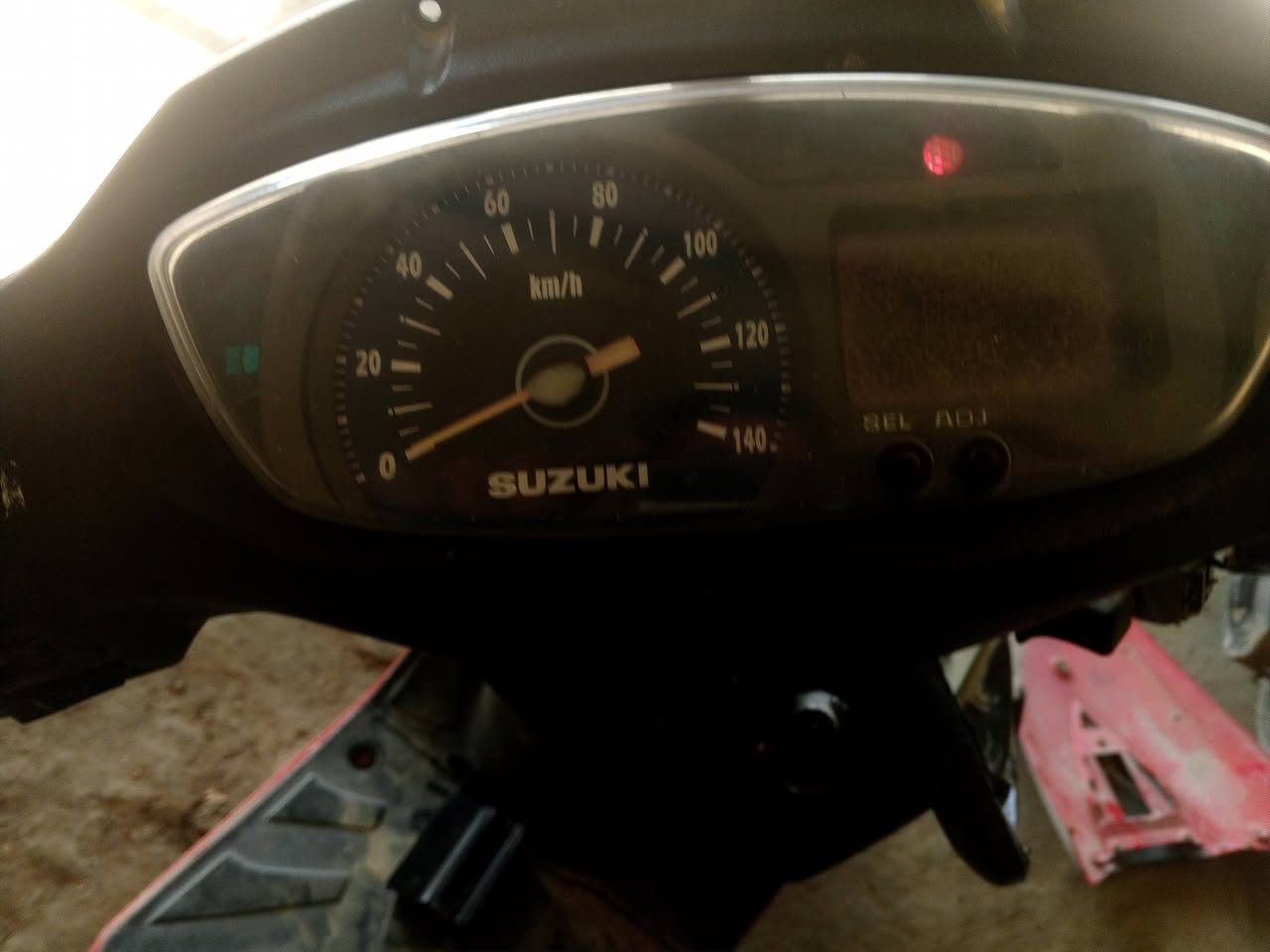 انواع للدراجات للبيع بابل حله سياحي قريت الساده ***********تكتك 5راكب السعر واحد وربع جانبو كلشي شغال السعر ربع ليدي السعر 150 ولحمره مكفوله نقص نار بلك ماكو لو ملف لو قطع واير بوزل بخاخ السعر 200
