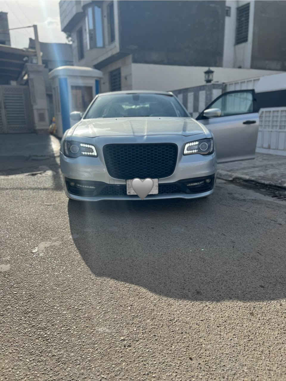 السلام  عليكم ورحمة الله وبركاته
‏‎ لـلـبـيع  
كرايسلر اوباما

الموديل           — 2021

فئة.                 — S300 

حجم المكينه   — 3600/ V6

‏‎‏‎اللون               — رصاصي غير محدد    

‏‎‏‎المسافه المقطوعه — 49 الف ميل  

‏‎‏‎المواصفات 
‏‎‏‎- بصمة تشغيل 
‏‎‏‎- بصمة أبواب 
‏‎‏‎-تشغيل عن بعد 
- فتحة سقف ( بانوراما ) 
‏‎‏‎-كشنات جلد 
-كشنات تدفئه
‏‎‏‎- رادار جانبي 
-اشاره بالمرايه 
-حساس امامي خلفي 
‏‎‏‎- ستيرن بحركه كهربائيه 
‏‎‏‎- بگ لايت LED 
- ليد نهاري 
‏‎‏‎-كرسي السايق بحركة كهربائيه 
‏‎‏‎-تحديد سرعه 
‏‎‏‎-كامره خلفيه دواره 
‏‎‏‎باقي المواصفات المعروفه 
السعر 215 
***********
‏‎‏‎رقم السياره    — بغداد زيونه
