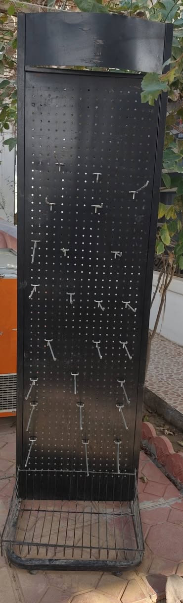 غراض للبيع بسعر مناسب خابر وتدلل
***********
