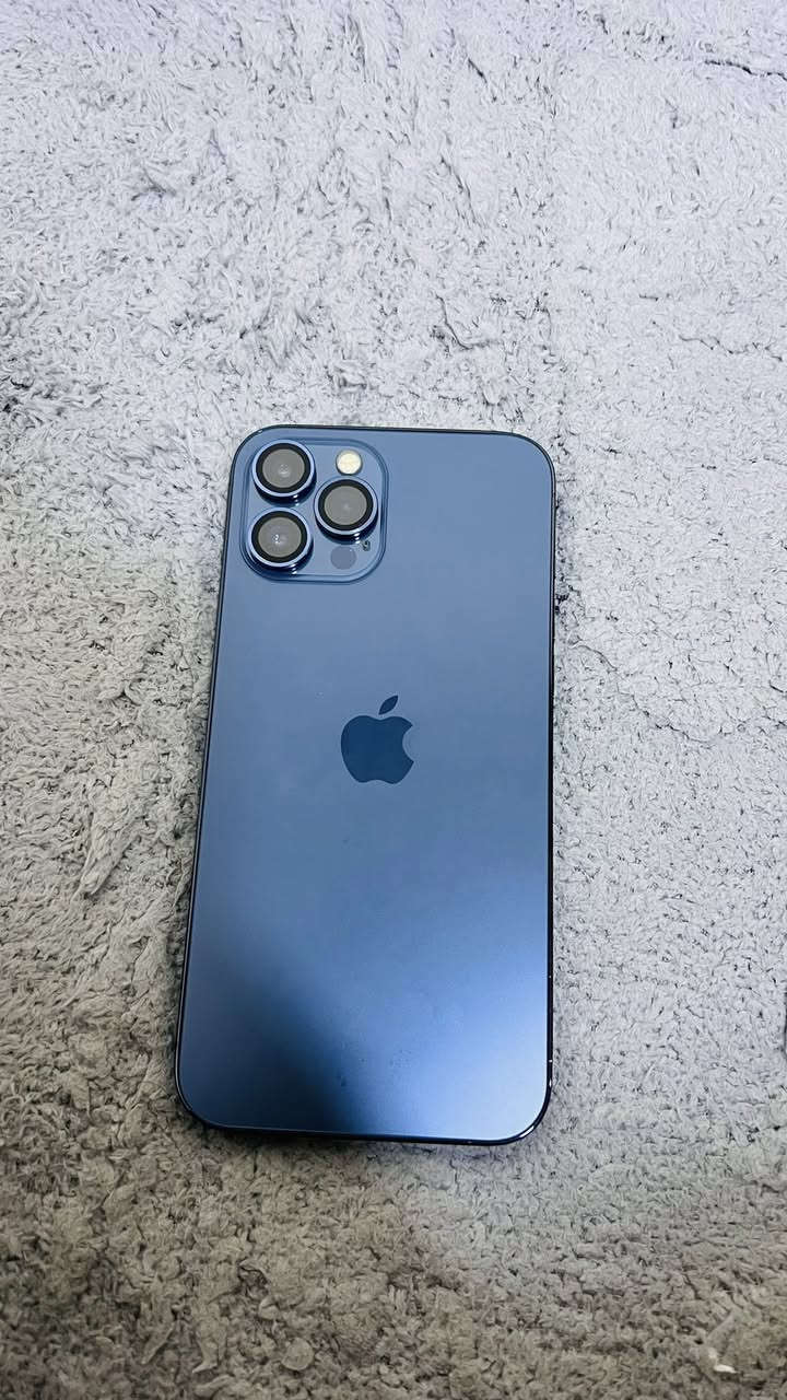 12 برو ماكس
ذاكرة 128 

بطاريه 100 مبدله 

سعر 410 وبي مجال 
 واتساب ***********
