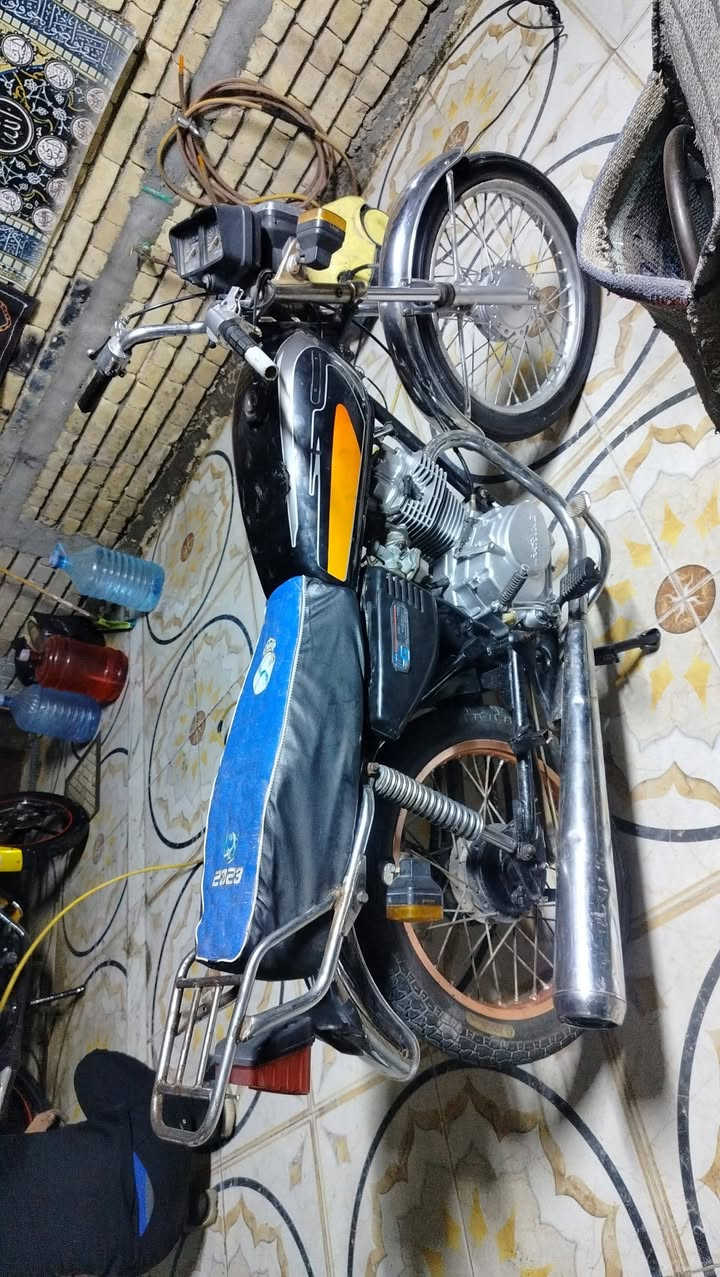 للبيع 4 كير يراني اصلي  مديل 2013 وراق ضايعه كلك مكفوله من سرقه بيه بليته ورقم شاصي  لا تنقص ولا تبخر كلشي ما بيهه حلوه ونضيفه سعر 325 وبيه مجال مكان قرب فندق البارون شراي تصل ***********
