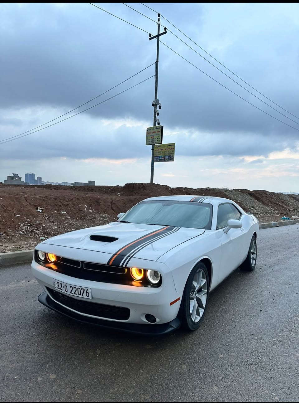 دۆج چاڵنجەر 2023 GT سەیارەکە ٢ پارچەی هەیە بۆنیت چامخ کەمێک ناوی گرتوە ئێرباگ سیستەم 
سەماعە ALPINE 
کوشن srt
شاشە وەسەت
مۆدی sport 
دوو مۆد تراکشن sport/off
حەجمی مەکینە/V6/3.6
سەیارەکە 61km رۆیوە 
حساس
ژمارە مۆبایل(***********)(***********)
هەولێر أربيل, العراق
