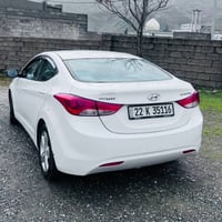 هیۆندای الێنترا 2014 دە پارچە رەش لەسەر ساغەی مەکینە گەورە ناو پاکەت  ...