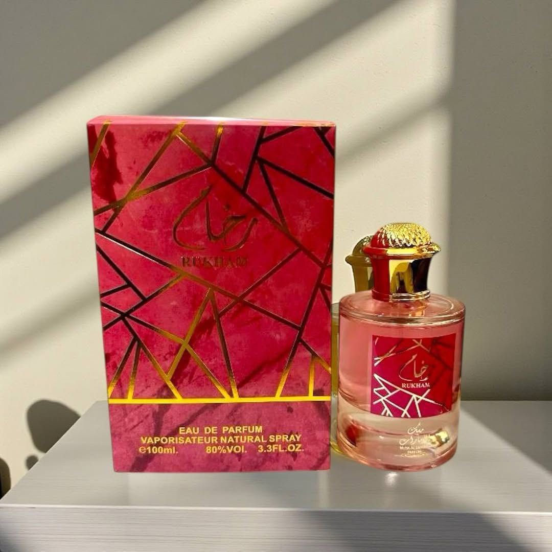 عطر رخام 🩷 
ورد ناعم ينساب مع لمسة فانيلا ومسك نظيف…
عطر يلفّك بسكر خفيف ويخلي حضورك مميز بدون مبالغة ✨
مثالي للنهار، للطلعات، وللي تحب العطر يكون توقيعها الخاص 🍓🩷.
 السعر القطعه 17 الف فقط


**إذا كنت صاحب هذا الإعلان وتريد حذفه لأي سبب، رجاءا أرسل رسالة إلى الدعم الفني**