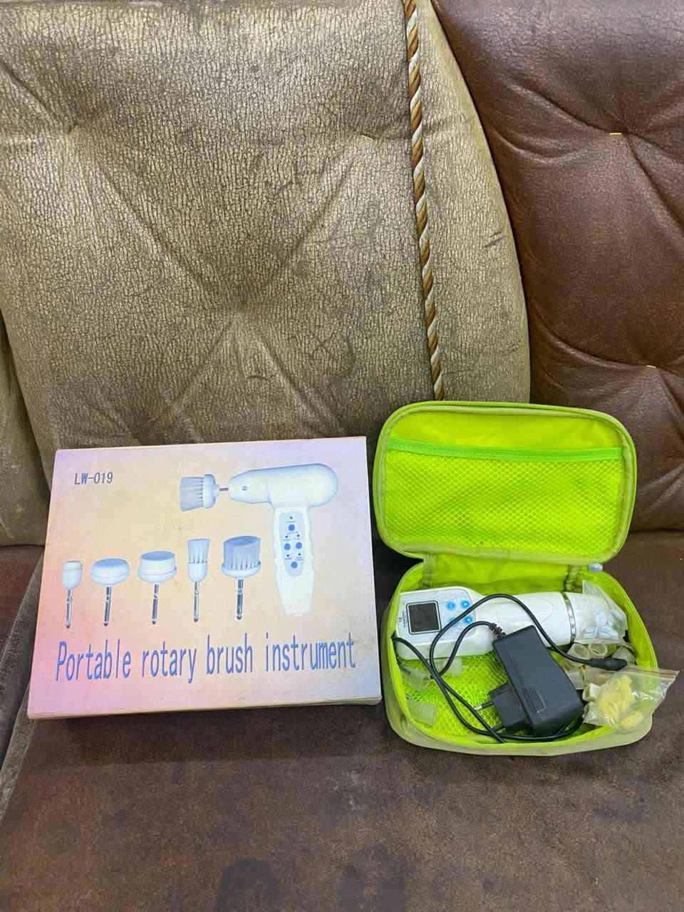 جهاز تنظيف بشره وجهاز سحب دهون وجهاز بخار استخدام قليل كلش 
*********** اتصل وادلل
