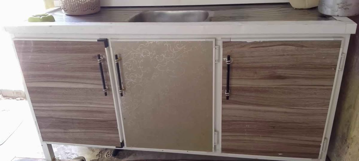 الغراض للبيع نضيفات السنك والكاونتر ثنينهن 150
الثلاجه 175 وبيهن مجال قليل رقم 📱 *********** عمارة, ميسان
