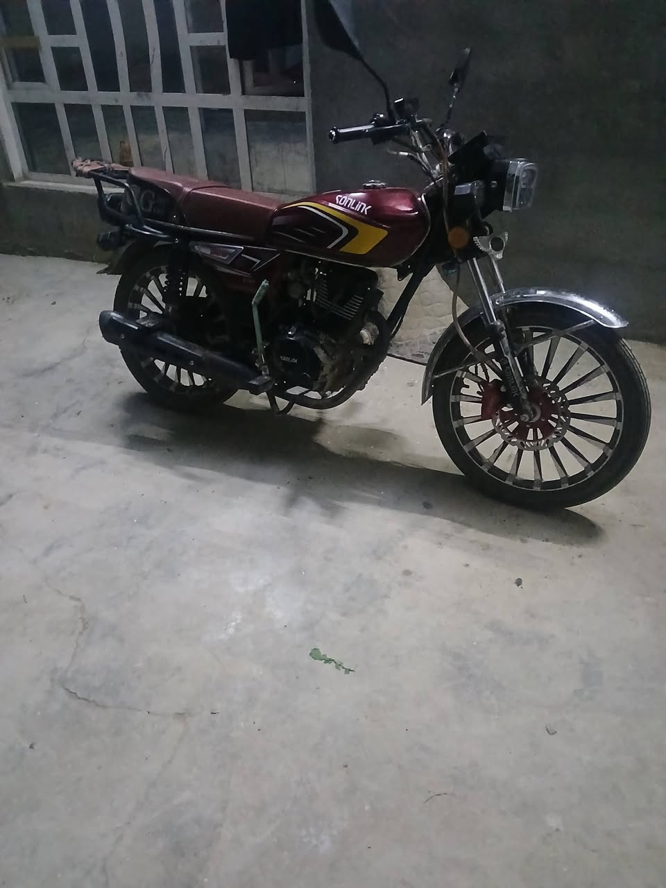 سلام عليكم دراجه ايرانيه موديل 2025مابيهه اي نقص السعر 750رقم الهاتف***********
