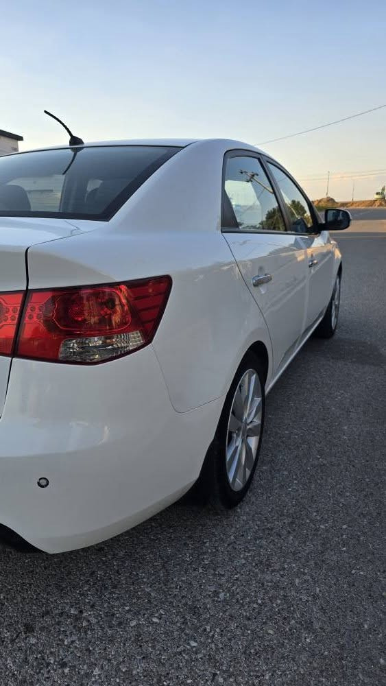 سیراتۆی مۆدیل 2013
سپی زۆرجوانەویەک دەستە
زۆرتوندوتۆڵە
بێ سبوخە بێ ساردە 
تەنها86هه زارجووە
ناو ڕەشە  سوکان فۆلیۆمە
شوێن کەلار
*********** كالار, السليمانية
