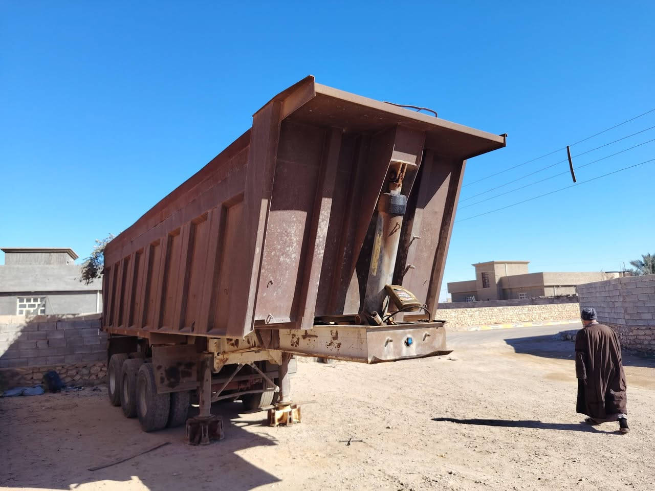 البيع عربانه ذرعا ٣٥ ويه تعلاوه مكان رمادي سعر ١٣٠ وبيه مجال تصال ***********
