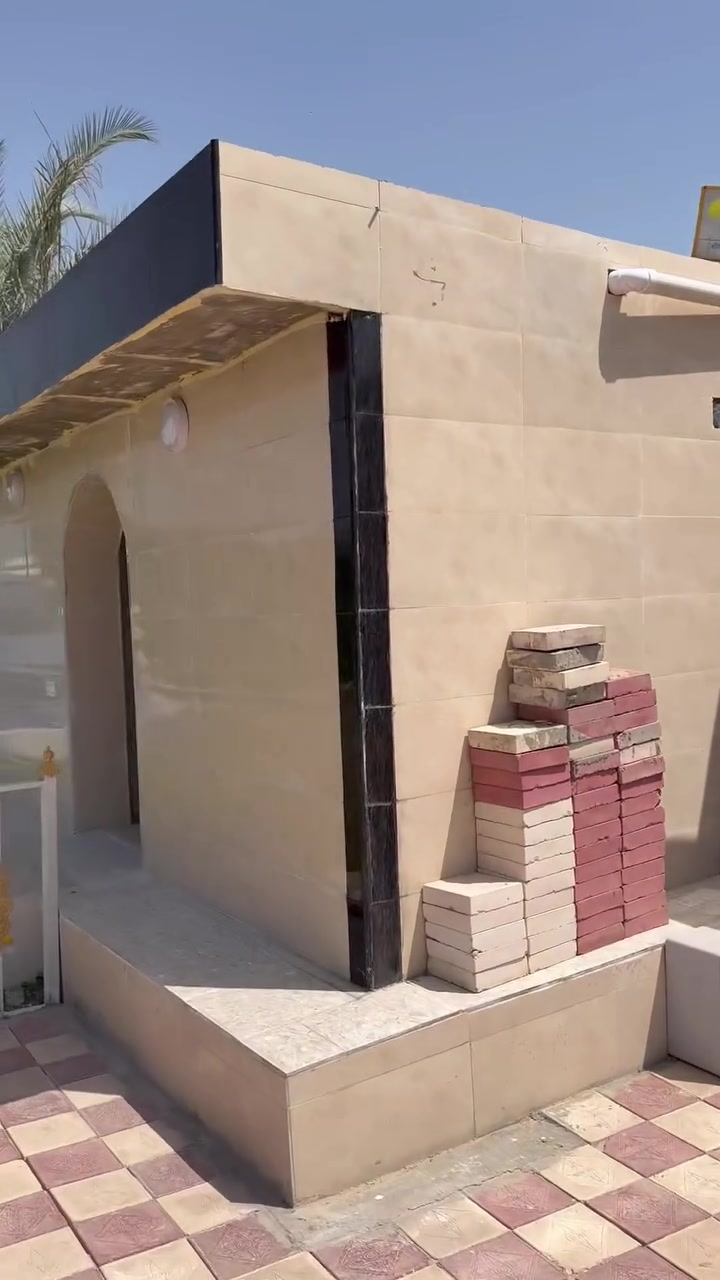 ‏شاليه للبيع في شارع الشاليهات و مسبح الهولندي في شارع يربط في علوه الفحل المساحه ٤٥٠ متر للتواصل *********** او ***********
