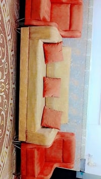 نظيف • قليل الاستخدام • ٨ مقاعد