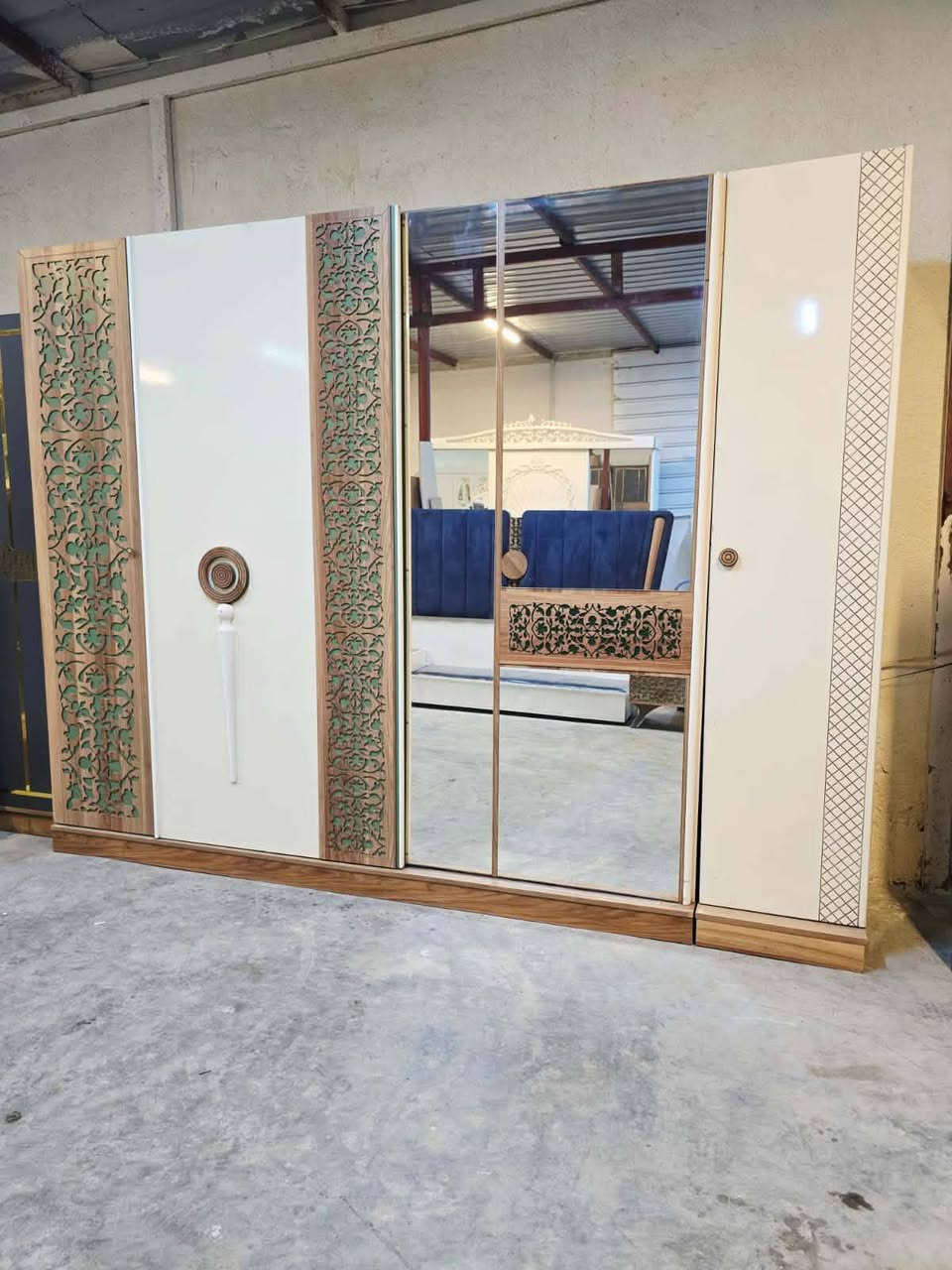 غرفة نوم مستعملة🇹🇷
نضافة90 ٪💯
عدد القطع / 10 
نضام / أسلايت +باب إضافي 💢
شازلون / مخزن 📥 سرير مخزن🤌
سعرها 800💸
شد ونقل داخل بغداد مجاني🚛
يوجود توصيل محافضات 🚛


**إذا كنت صاحب هذا الإعلان وتريد حذفه لأي سبب، رجاءا أرسل رسالة إلى الدعم الفني**