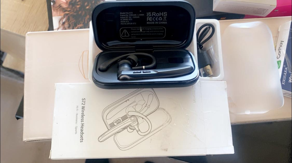 متوفر اربع قطع لرجل الاعمال
كل وحده على شكل 
ماركة وفول كواليتي سماعه ومايك :
القطعه ب15 ويا توصيل 20
الشلعه اربعتهم 50مع توصيل 55
للحجز والاستفسار تفضل خاص او
واتساب ***********
التوصيل لكل العراق 🚕🇮🇶
