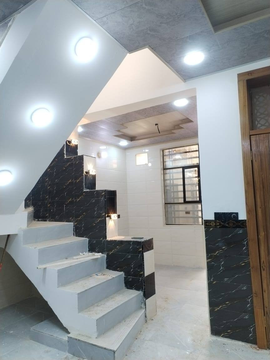 وتساب ***********
 مكتب النور للعقار 
#__مساحه_لبيت_110متر_مربعه 
#_ 
#بيت_طابو_زراعي_سند25
سعره 45عرض شارع 10متر فول خدمات 

بناء حديث غير مسكون***********
بناء ممتاز جدا  عنوان  لبيت النجف 
#مقابل_ملحق_قرية_الغدير_مباشر 
يحتوي لبيت على+ غرفه2+صاله  +مطبخ  +صحيات بلداخل +
***********وتساب
