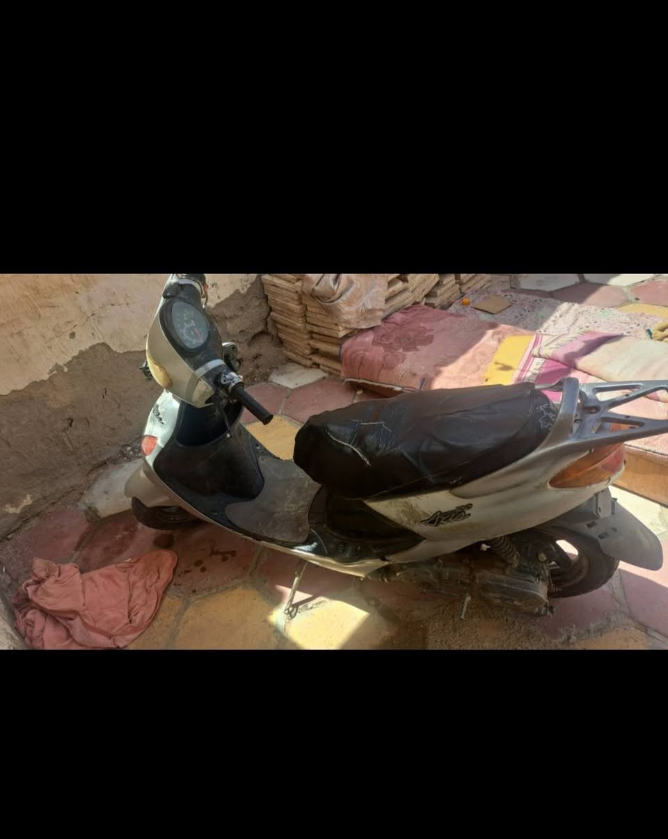 الكزز البيع شغاله سعر 180وبيه مجال يراسني خاص


**إذا كنت صاحب هذا الإعلان وتريد حذفه لأي سبب، رجاءا أرسل رسالة إلى الدعم الفني**