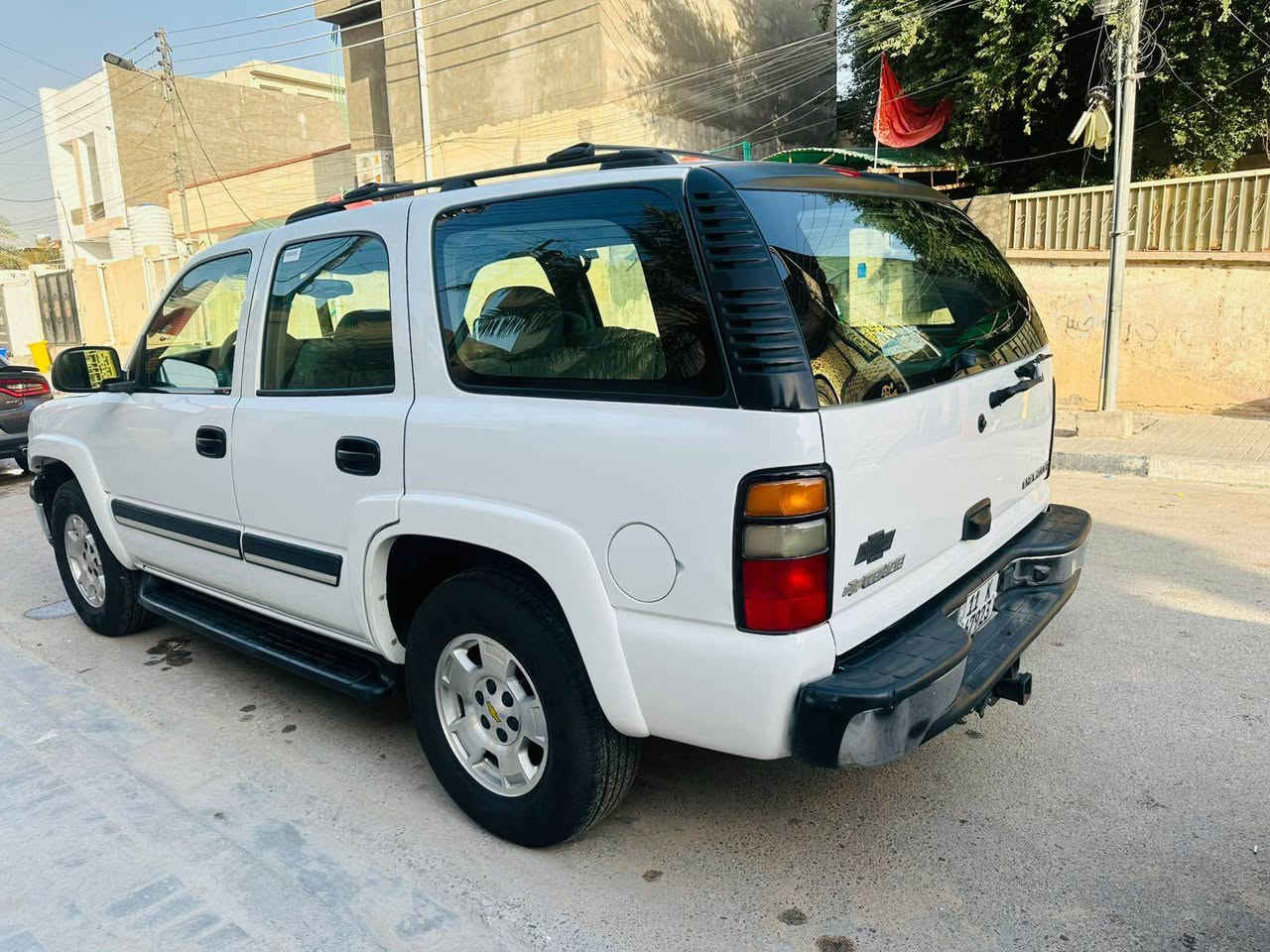 السلام عليكم 
للبيع شفر تاهو 2005 خليجة كفالة من ضربه والفتح وبيها صبغ اثر تكشير مكانات صغيرة تخم تاير حدادة تدفة وتبريد سيارة جديدة بمعنى الكلمة ومعروفه السيارة بنظافتها وسعرها 150 وبيها مجال حك الجية سنويتها 2030 بسمي 
محركها 5300 محرك وكير كفالة 
***********
*********** الزبير, البصرة
