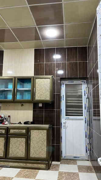 يتوفر بيت للبيع في مجمع سات السكني في ٧كيلو مساحته ٢٤٠مترطابوتحويل مباشر البيع بمقدمه ٨٠مليون والباقي اقساط شهريه تواصل ***********
