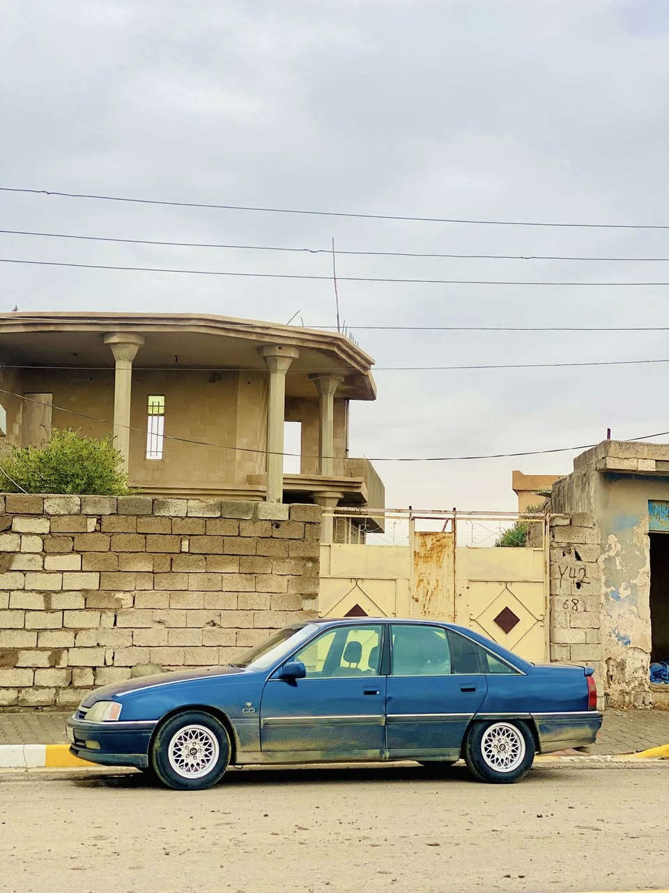 سلام عليكم 
أوبل اوميكا للبيع موديل 1993 وارد ياباني 
فول فول بس كير عادي 
موصفات SD معروفه 
مكينه 20 بلادي 
تبريد بلادي بس يحتاج كوبرسر
سنويه جديده بسمي 2030 
دفتر بانزين 
جامات امامي كهرباء 
سلايد كهرباء طكتين 
4 تاير جديد 
صبغ عام جديد جماليه 
كهربايات كامل 
شاشه كامره 
عينه كلاج جديد 
لايت زنون 
دسكات فلنجات جديد 
كوبلن جديد
كأردن جديد 
اكسل جديد 
تخم مودل جديد 
بلاكات جديد ايسي جديد 
صدر امامي خلفي جديد 
تدفيه شغال 
سياره مال بيت 
شرط تراي 200 وين ميعجبك محافظه ال بالك 
سعر 52 بيه مجال كلشي اكو بسوك حتى 20 ورقه 
اخوان ال ميعجبه لاتعلق فذوه اروحلك اعبر منشور 
مكان كركوك


**إذا كنت صاحب هذا الإعلان وتريد حذفه لأي سبب، رجاءا أرسل رسالة إلى الدعم الفني**